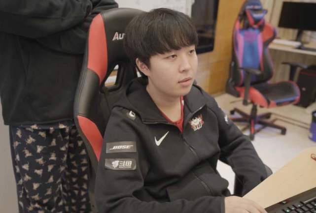 攻守均衡的 攻守均衡的